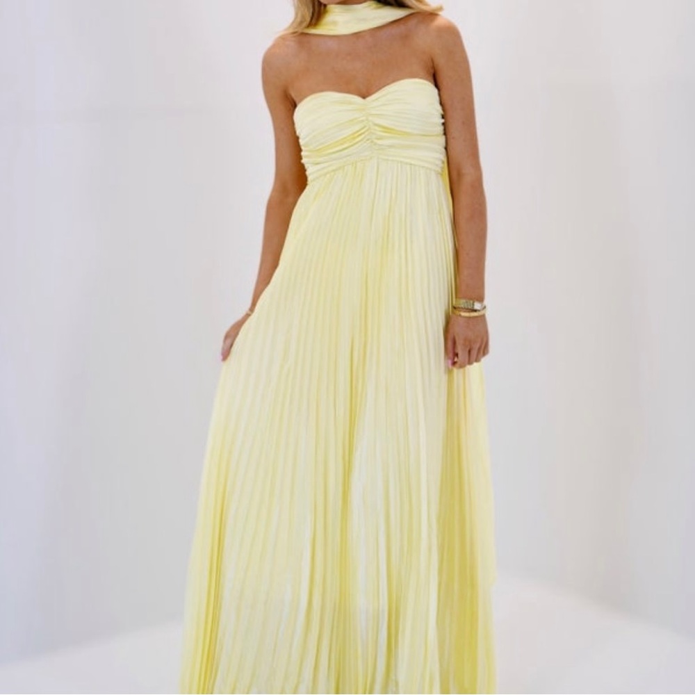 Serena scarf dress- pale yellow! Never worn